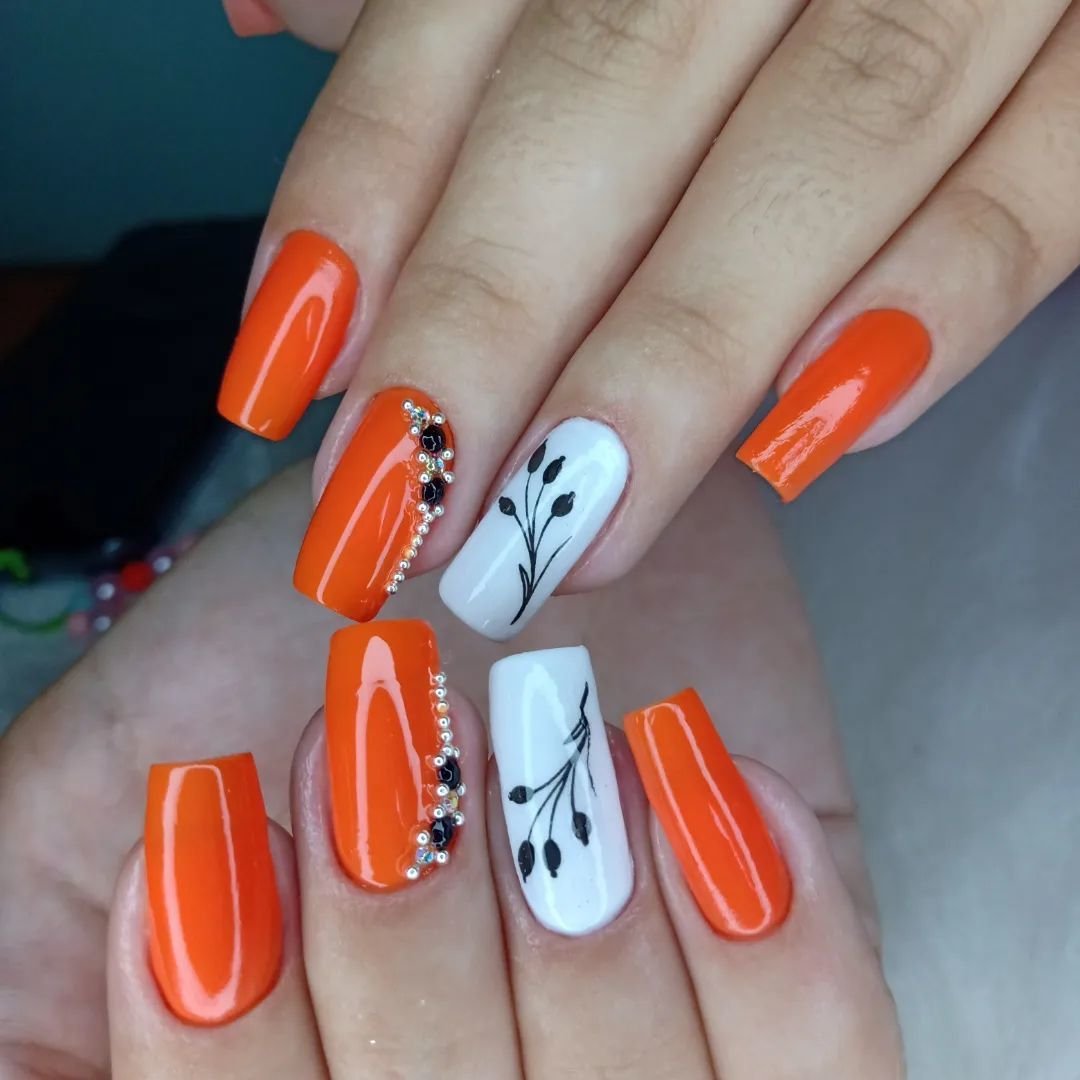 Unha Decorada Laranja Neon