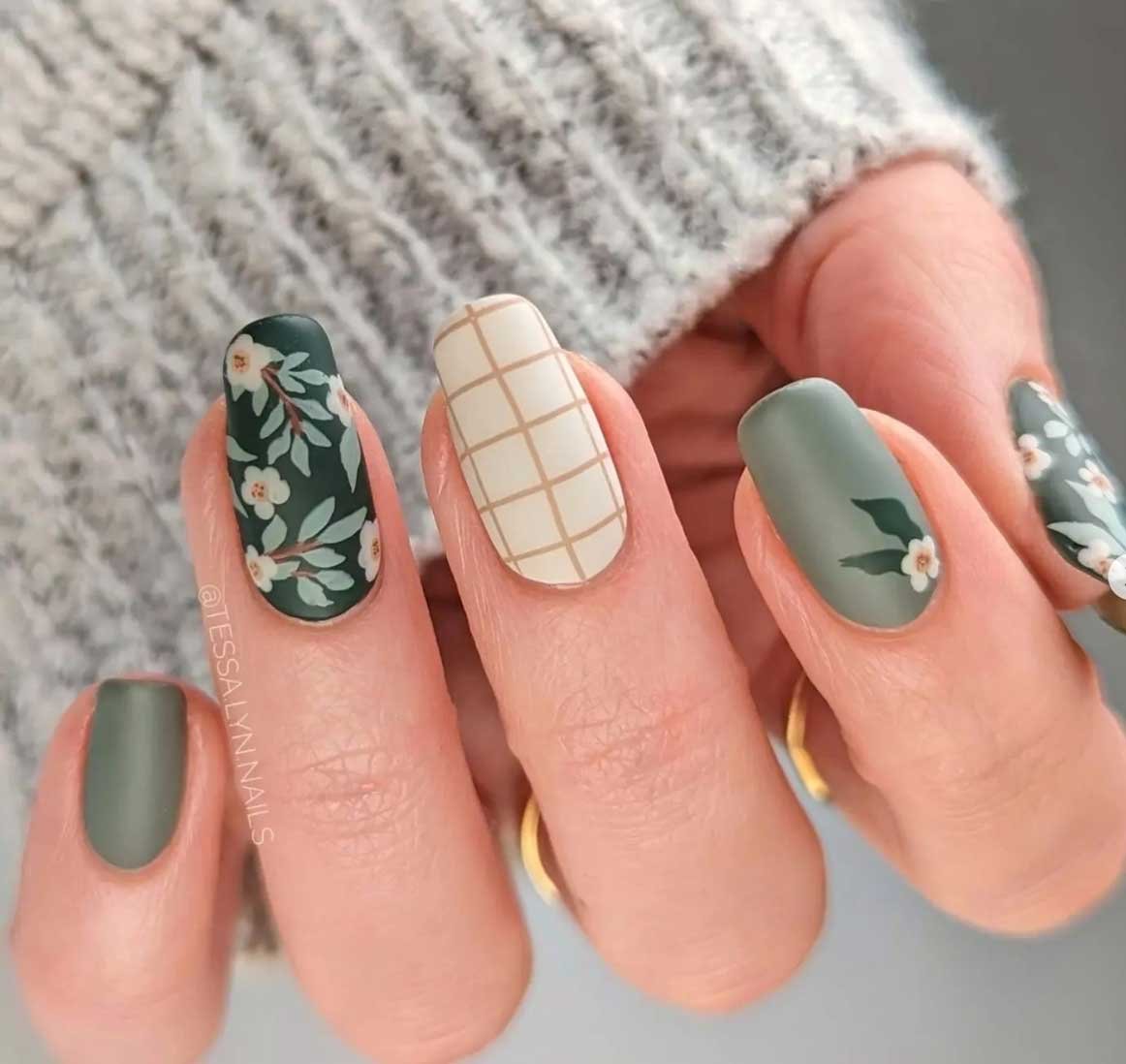 Esmaltação Em Gel Em Unha Natural Decorada